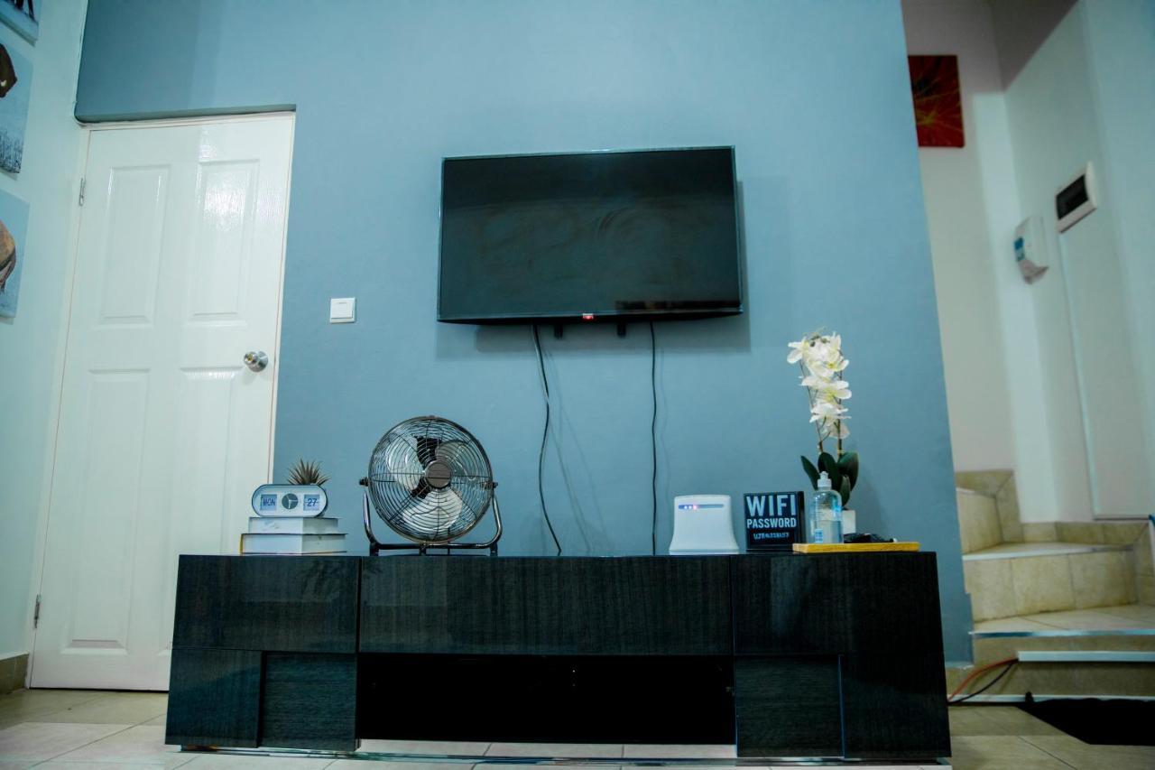 Sanctuary Aparthotel-Ac-Garden- Solar-Wi-Fi -Firepit-Park-Carport Лусака Екстериор снимка
